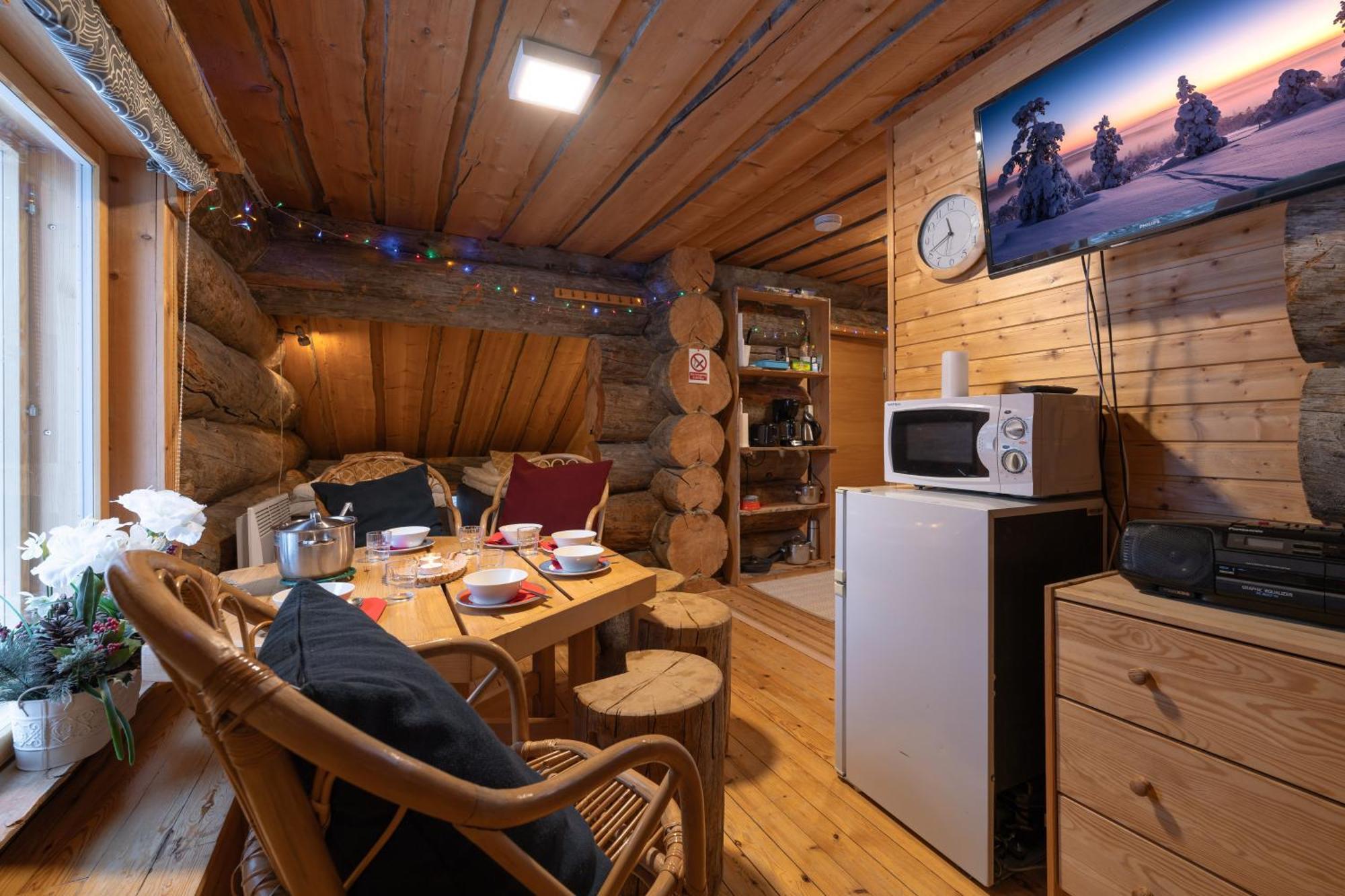 Kuukkeli Apartments Pikku-Hirvas Ja Porotokka Saariselkä Habitación foto